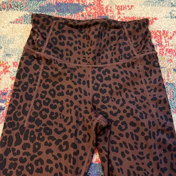 GapFit Leopard Workout Legging - Small - Picture 4 of 5